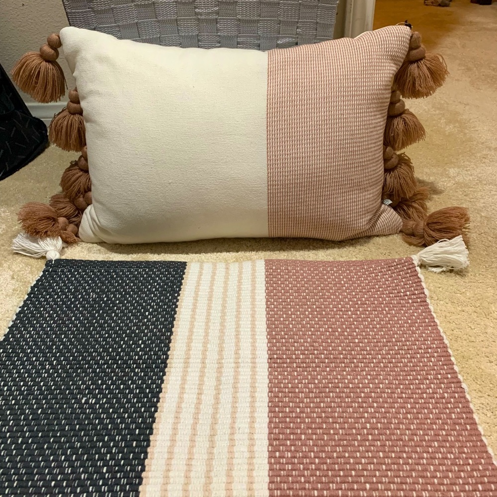 Matching Throw Rug and Pillow, new without tags